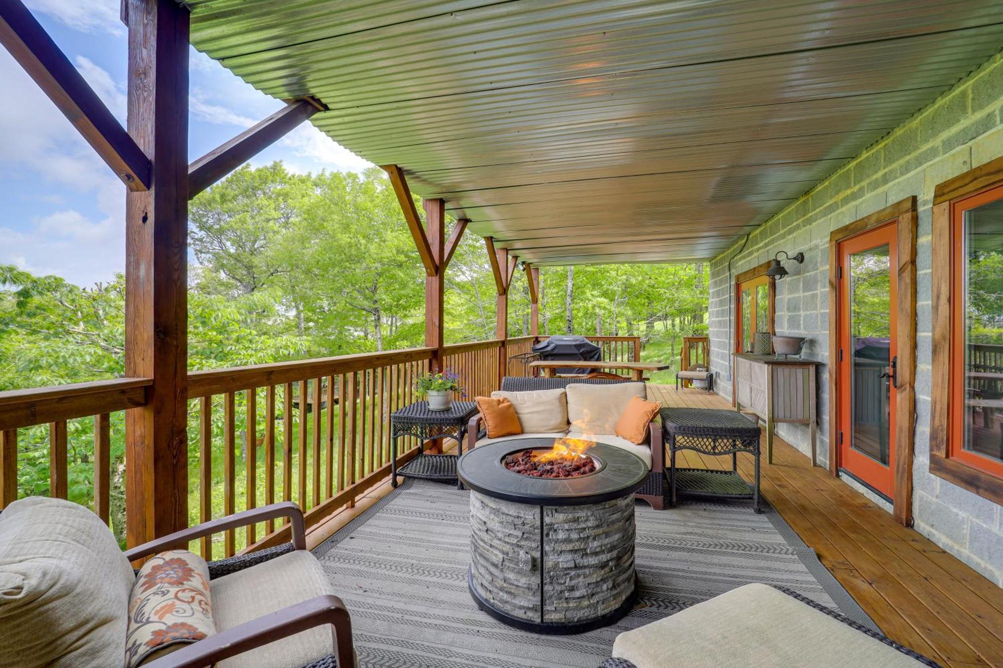 Apartamento Beech Mountain Cabin With Deck And Grill Near Golf! Exterior foto